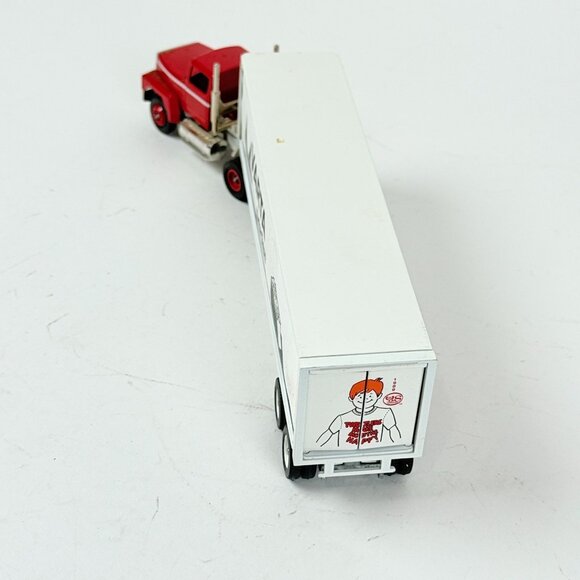 Winross Varta Perfect Promo Diecast Truck 1:64 Scale Red/White Vintage - Picture 5 of 8